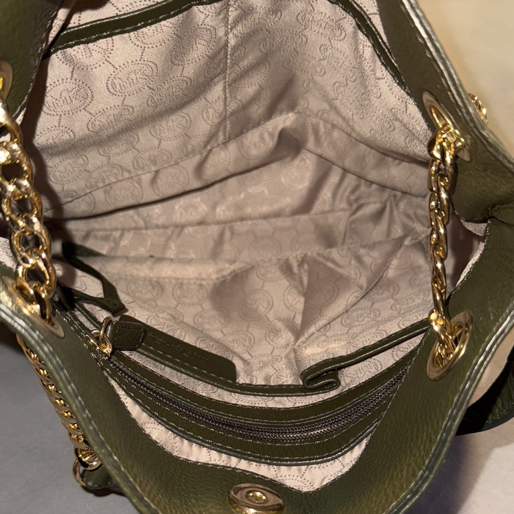 Michael Kors Olive Leather Shoulder Bag with Gold Accents - Picture 2 of 2
